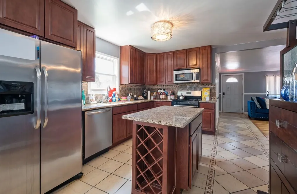 10736 South Church Street Chicago IL 60643
