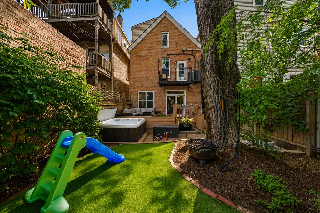 706 South Ada Street Chicago IL 60607