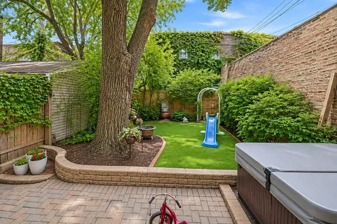 706 South Ada Street Chicago IL 60607