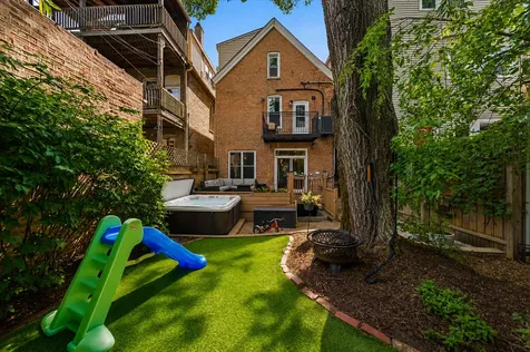 706 South Ada Street Chicago IL 60607