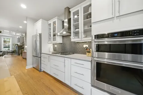 706 South Ada Street Chicago IL 60607