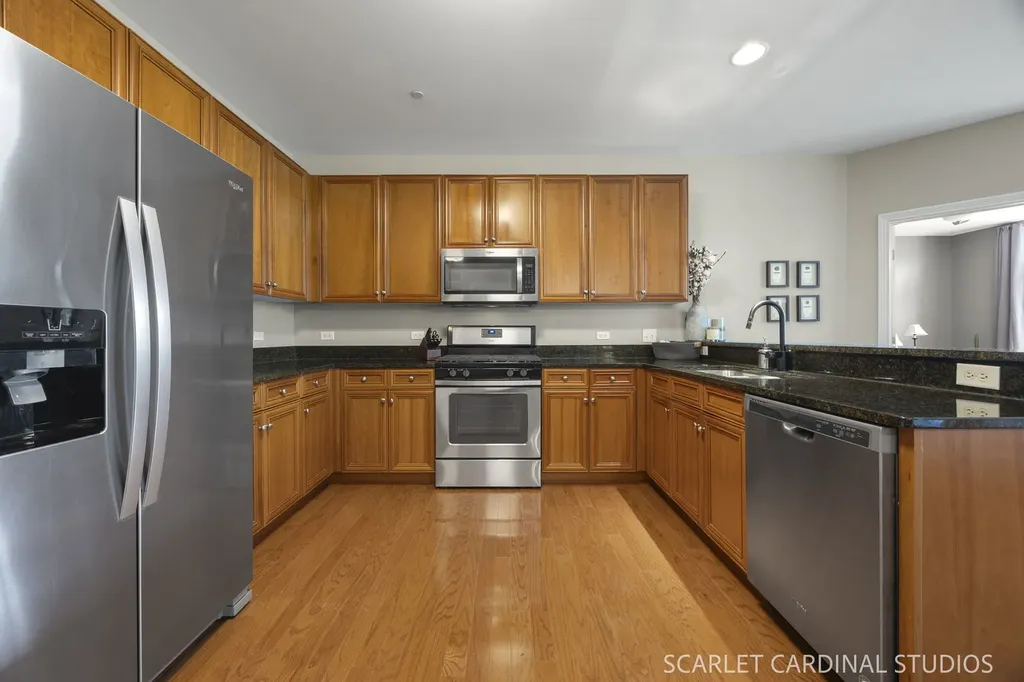 140 South River Street Aurora IL 60506