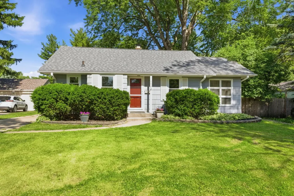 512 South Calumet Avenue Aurora IL 60506