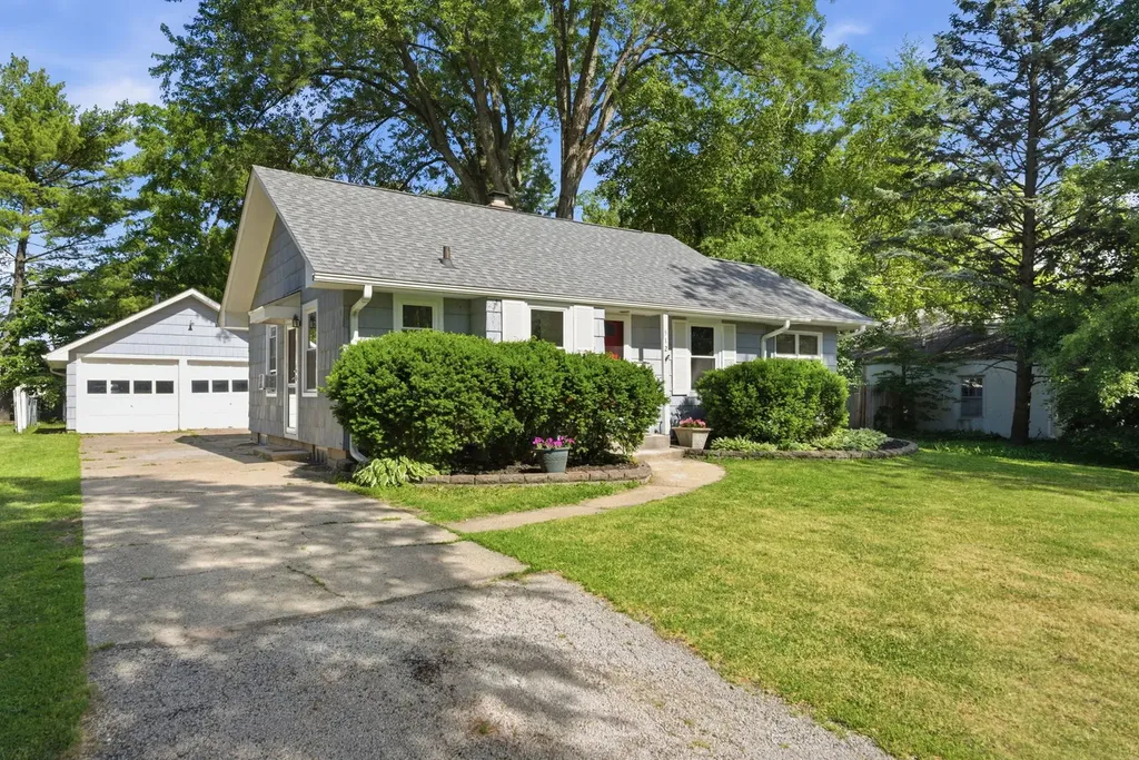 512 South Calumet Avenue Aurora IL 60506