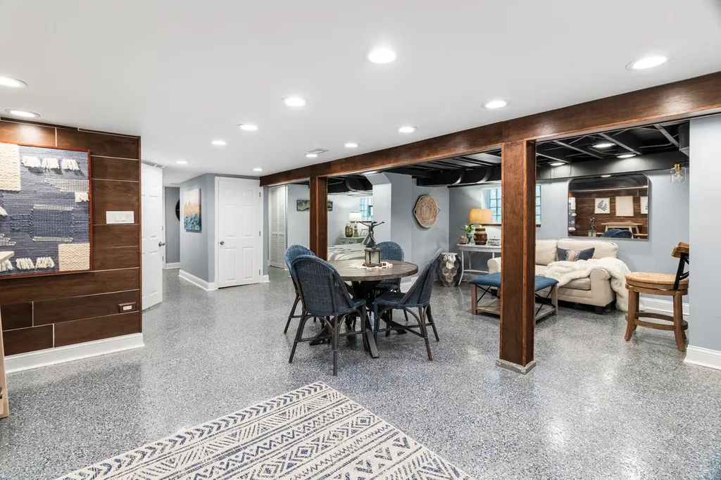 6470 North Newcastle Avenue Chicago IL 60631