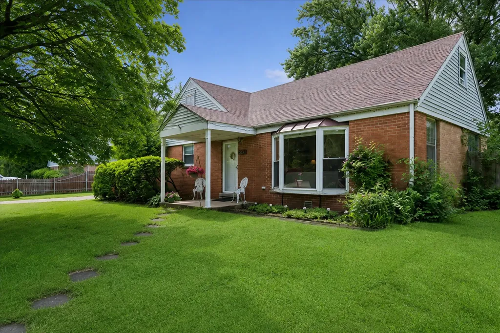 99 Fox Lane Wheeling IL 60090