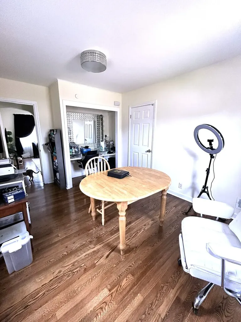 3912 West Marquette Road Chicago IL 60629