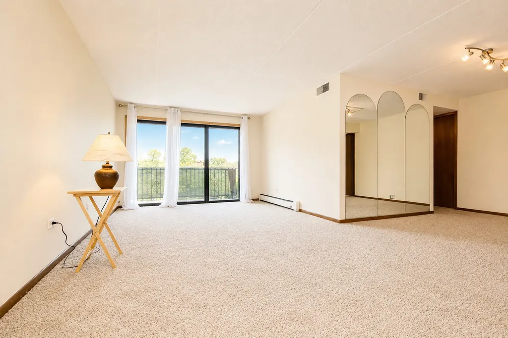 5447 West Lawrence Avenue Chicago IL 60630