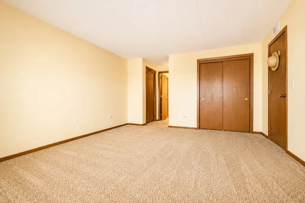 5447 West Lawrence Avenue Chicago IL 60630