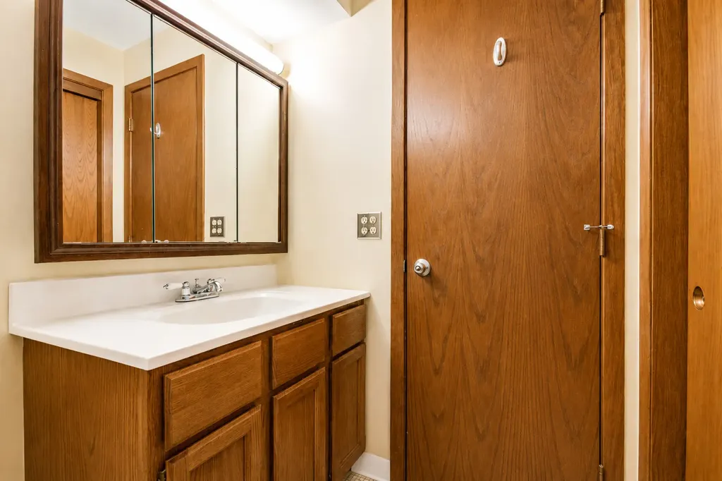 5447 West Lawrence Avenue Chicago IL 60630