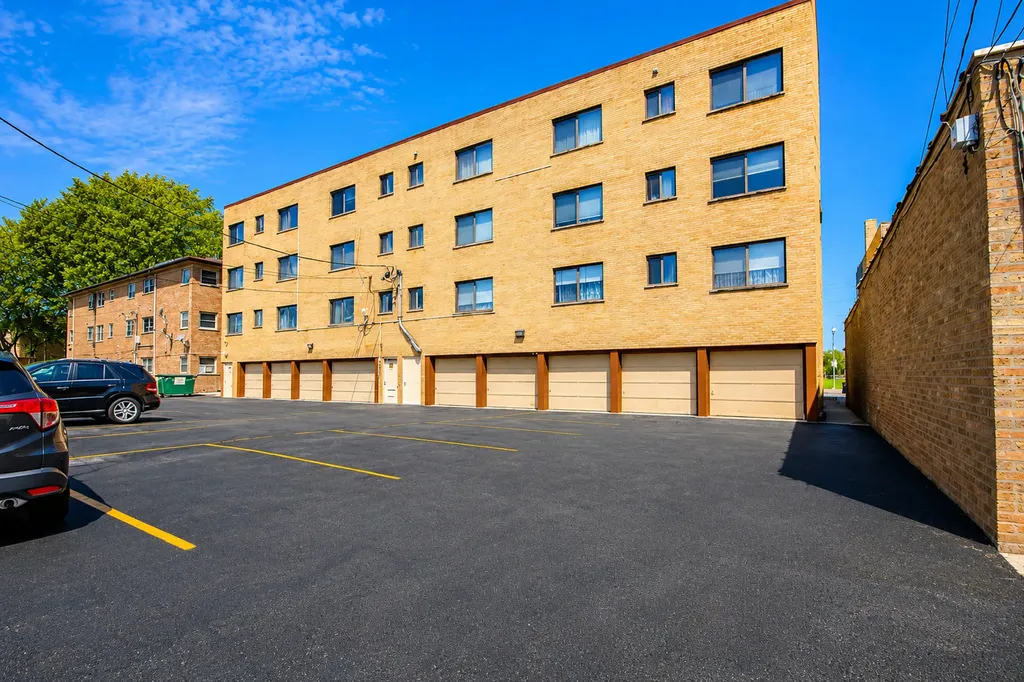 5447 West Lawrence Avenue Chicago IL 60630