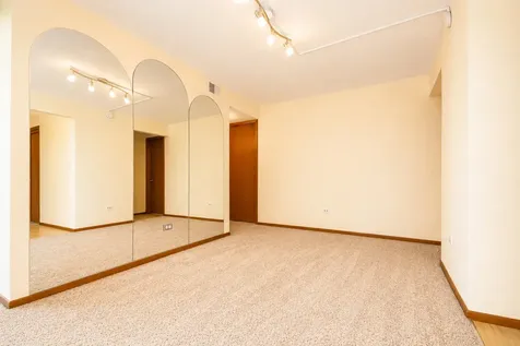 5447 West Lawrence Avenue Chicago IL 60630