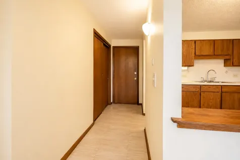 5447 West Lawrence Avenue Chicago IL 60630