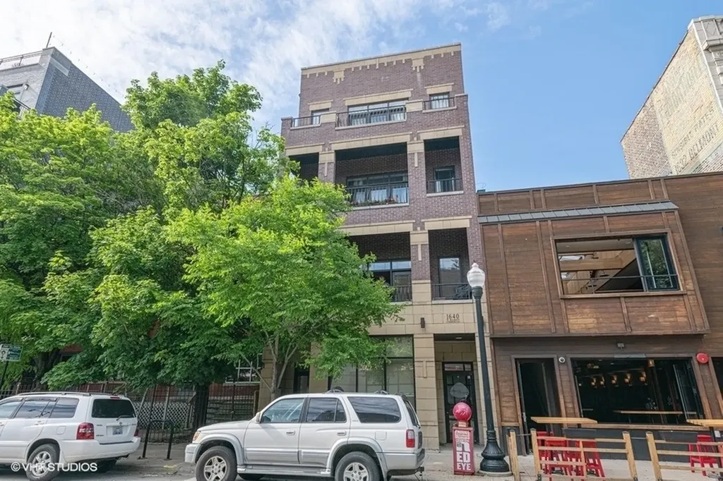 1640 West Belmont Avenue Chicago IL 60657