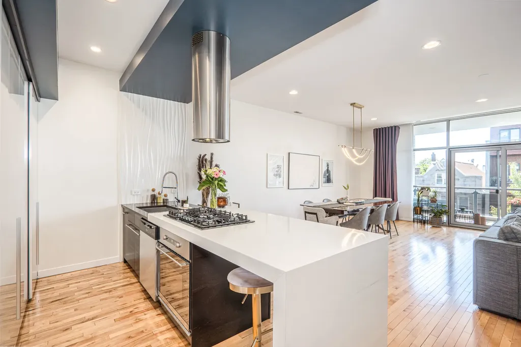 843 North California Avenue Chicago IL 60622