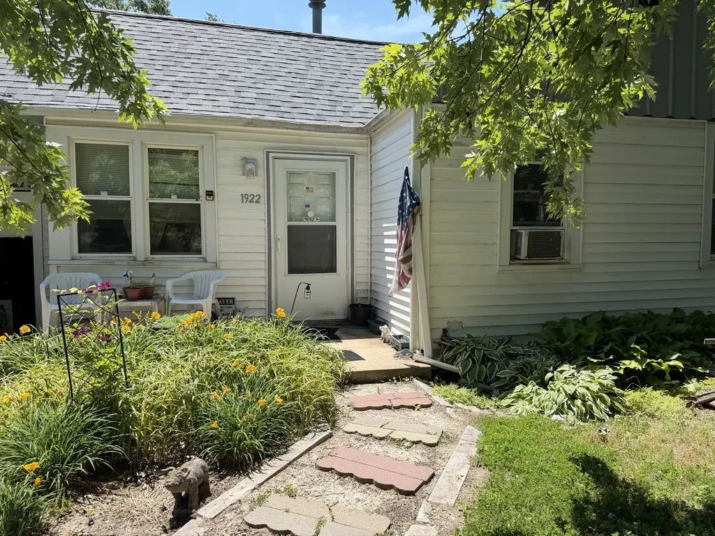 1922 West Richwoods Boulevard Peoria IL 61604