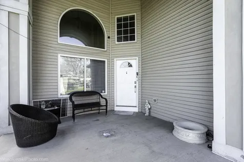 1907 East Grand Avenue Lindenhurst IL 60046