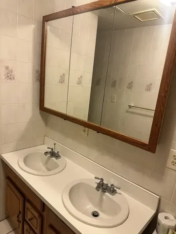 5480 South Cornell Avenue Chicago IL 60615