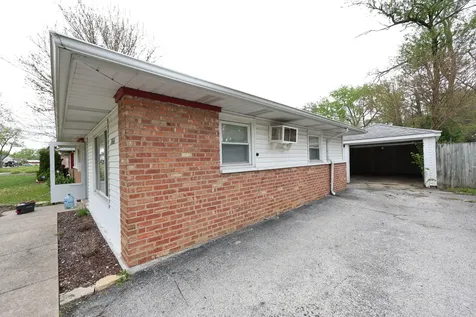 366 Blackhawk Drive Park Forest IL 60466