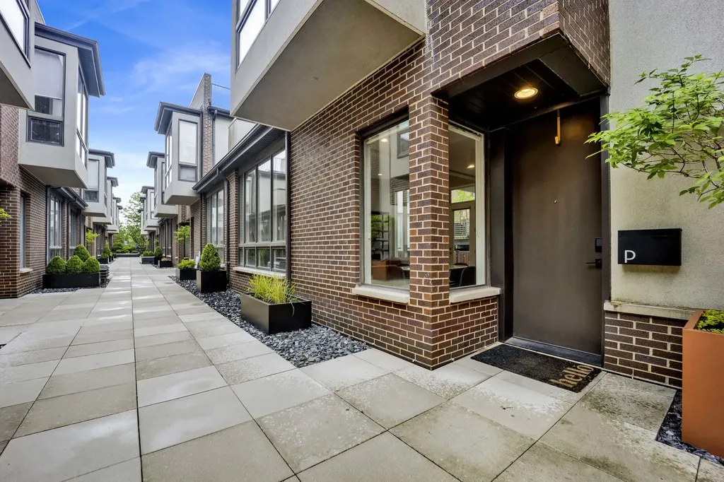 1757 North Paulina Street Chicago IL 60622