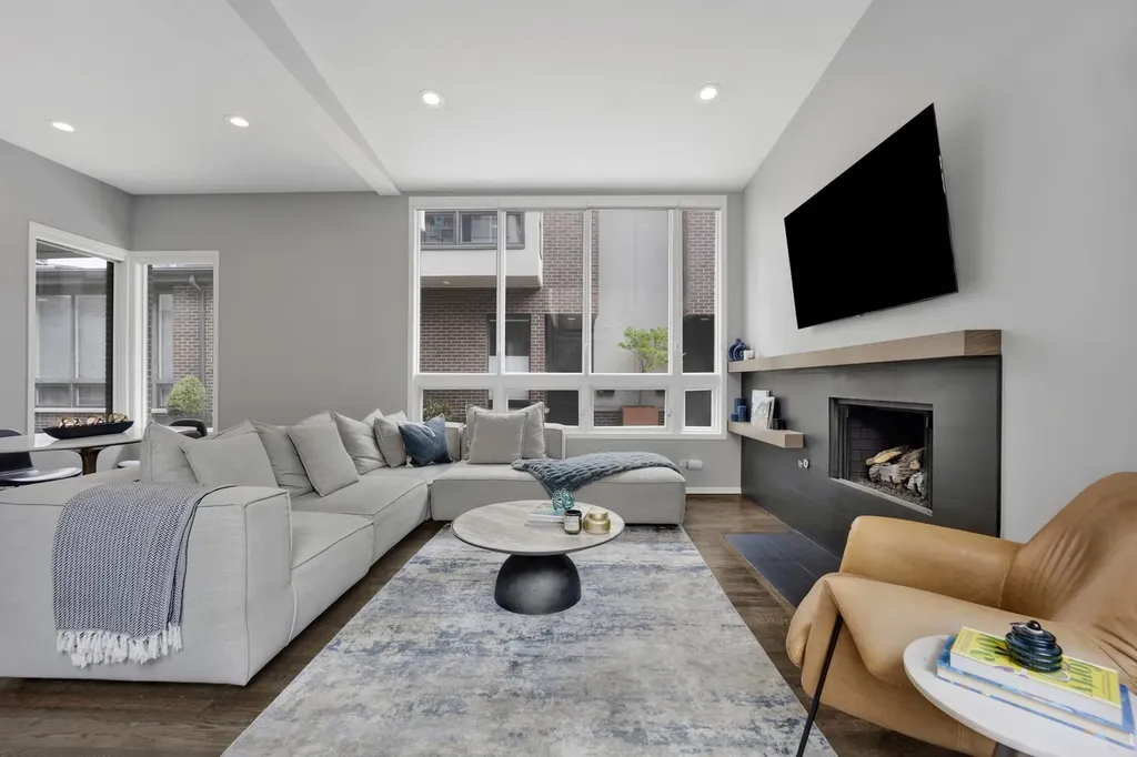 1757 North Paulina Street Chicago IL 60622