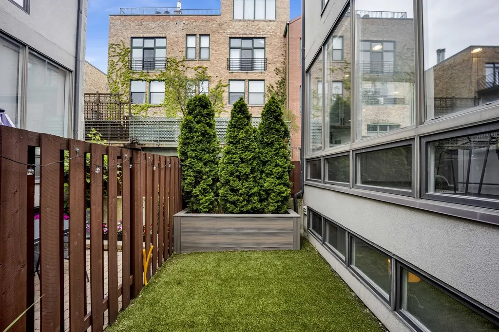 1757 North Paulina Street Chicago IL 60622