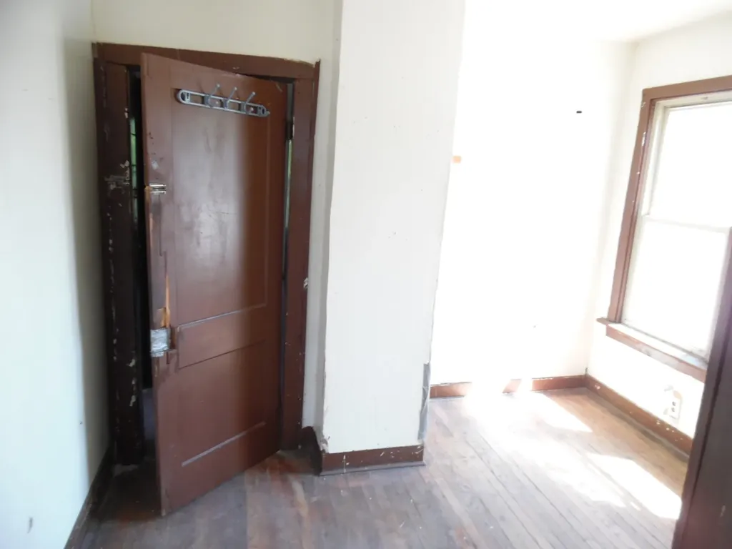 556 West 111th Street Chicago IL 60628