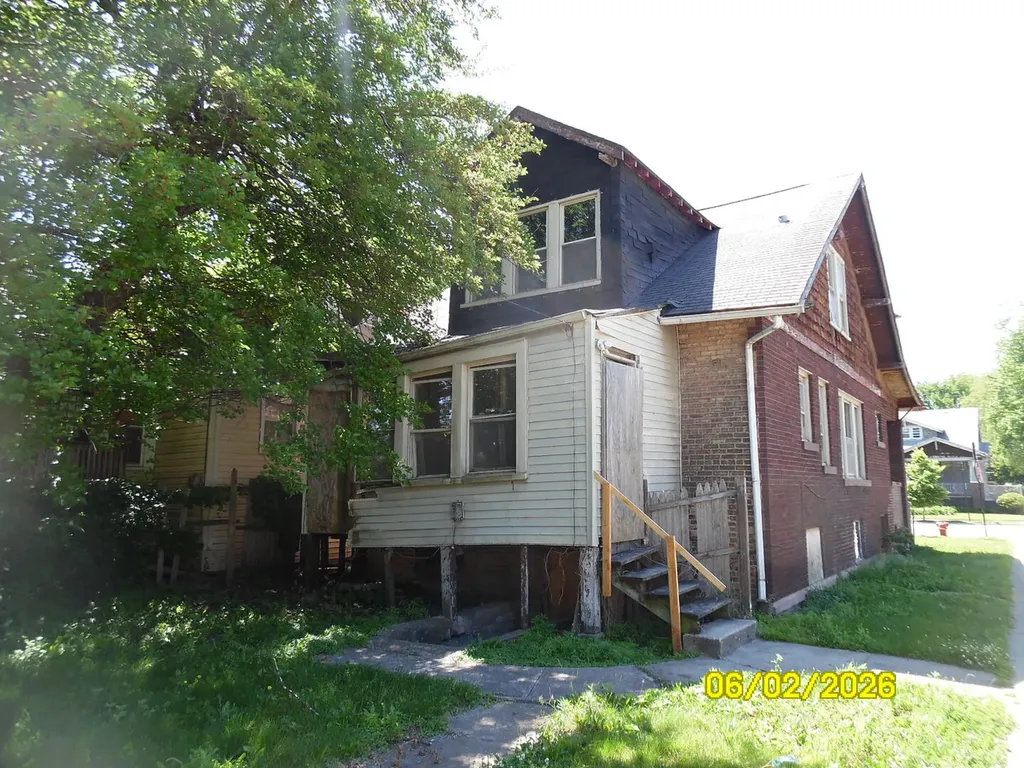 556 West 111th Street Chicago IL 60628