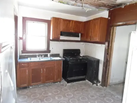 556 West 111th Street Chicago IL 60628