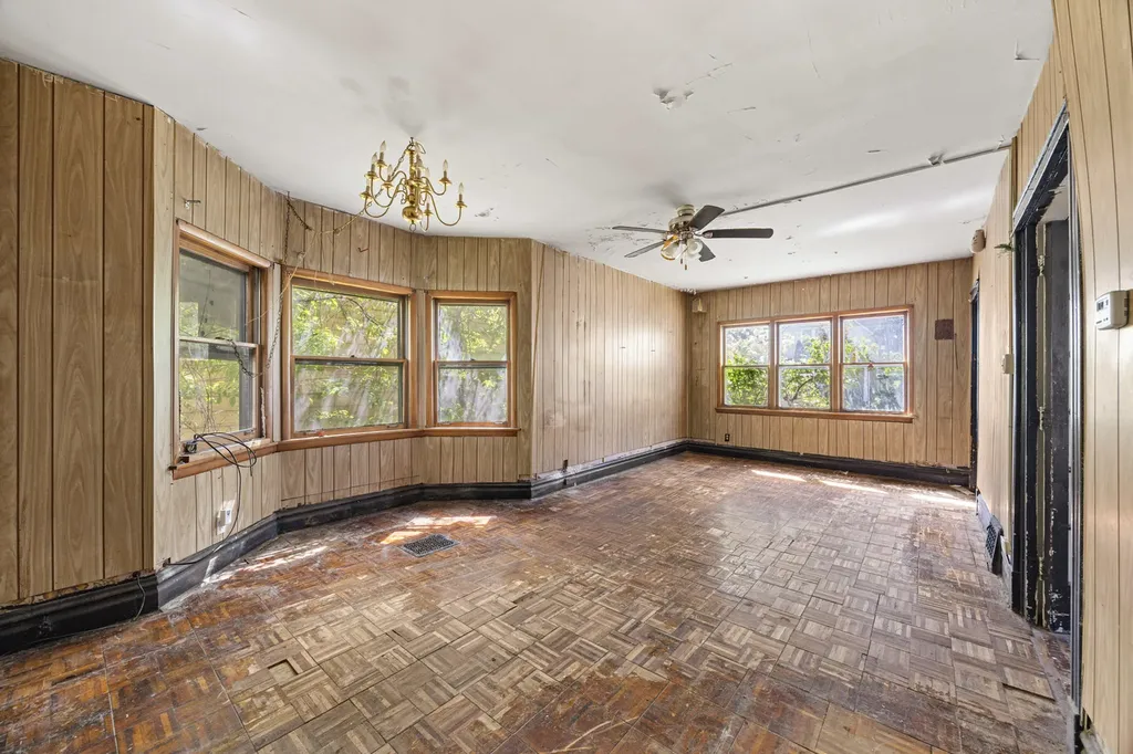 10631 South Wabash Avenue Chicago IL 60628