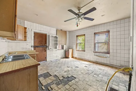 10631 South Wabash Avenue Chicago IL 60628