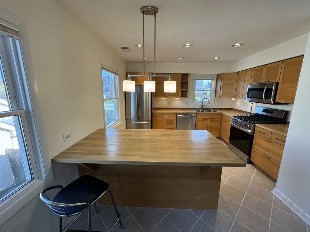 425 Beechwood Drive Westmont IL 60559