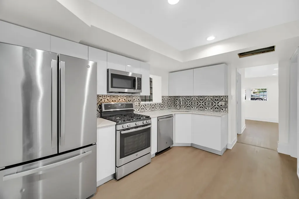 1520 North Campbell Avenue Chicago IL 60622