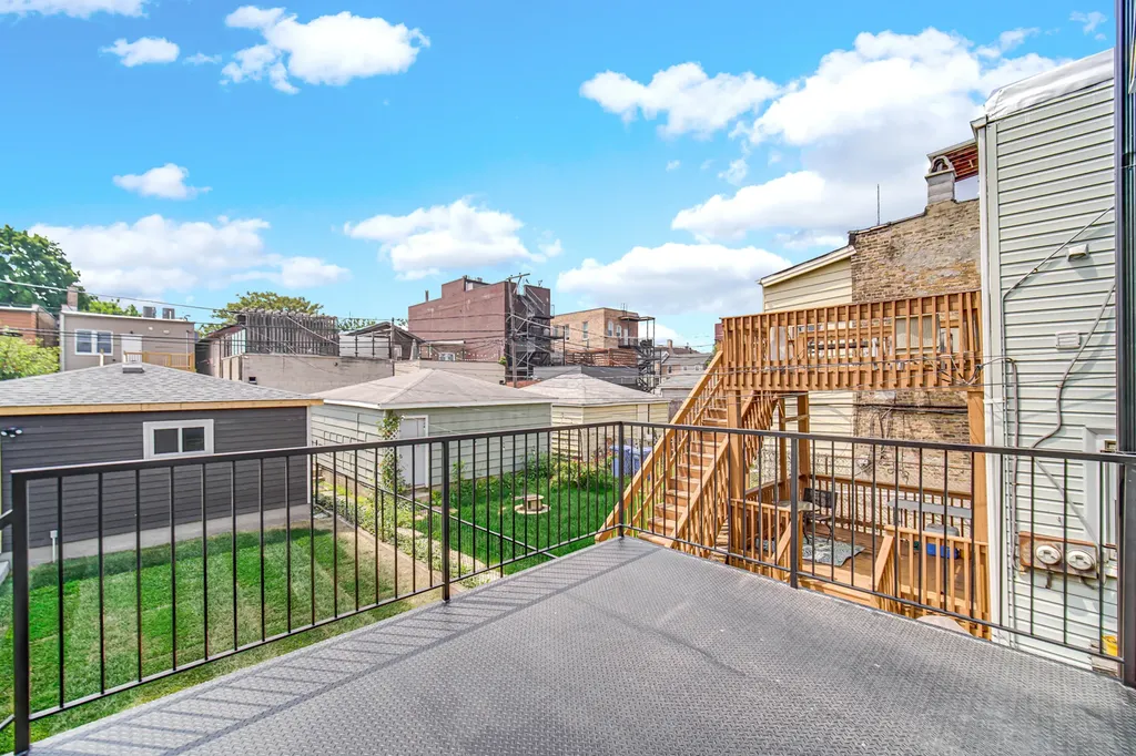1520 North Campbell Avenue Chicago IL 60622