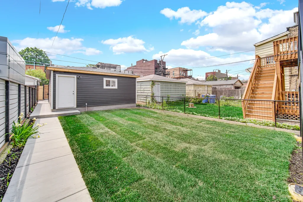 1520 North Campbell Avenue Chicago IL 60622