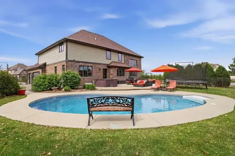 8743 Stone Creek Boulevard Frankfort IL 60423