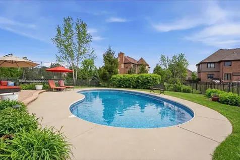 8743 Stone Creek Boulevard Frankfort IL 60423