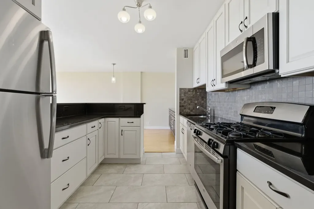 33 North Main Street Lombard IL 60148