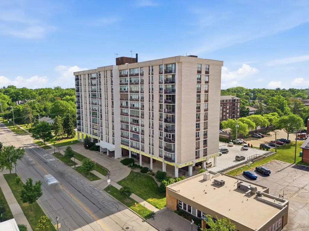33 North Main Street Lombard IL 60148