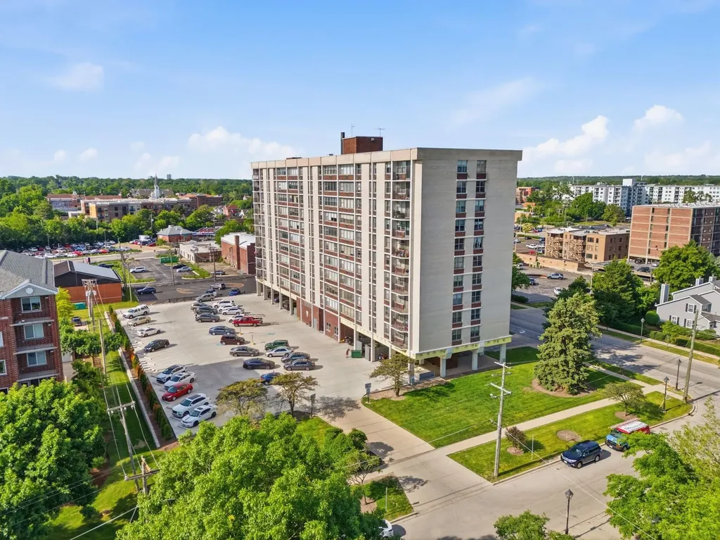 33 North Main Street Lombard IL 60148