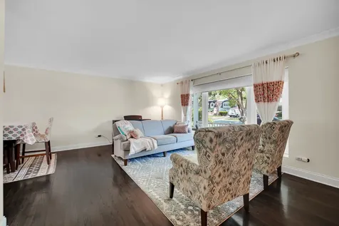 459 Sussex Court Buffalo Grove IL 60089