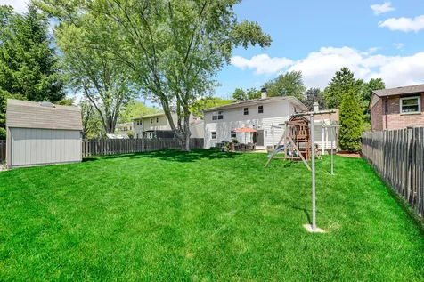 459 Sussex Court Buffalo Grove IL 60089