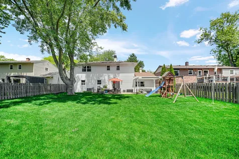 459 Sussex Court Buffalo Grove IL 60089