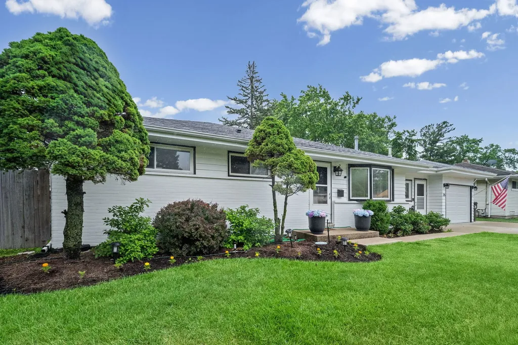 35 Johnathan Road Lake Zurich IL 60047