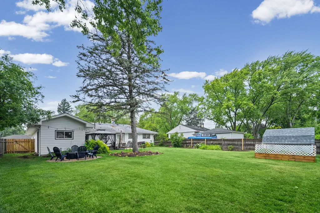 35 Johnathan Road Lake Zurich IL 60047
