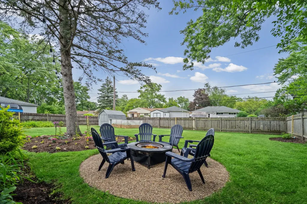 35 Johnathan Road Lake Zurich IL 60047