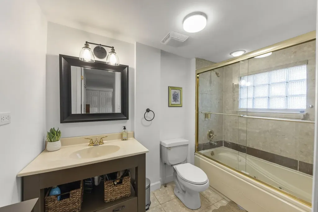 146 West Greenfield Avenue Lombard IL 60148