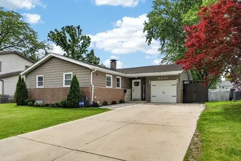 8931 Sandra Lane Hickory Hills IL 60457