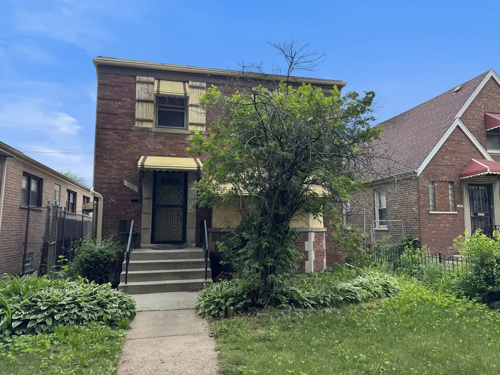 9036 South Harper Avenue Chicago IL 60619