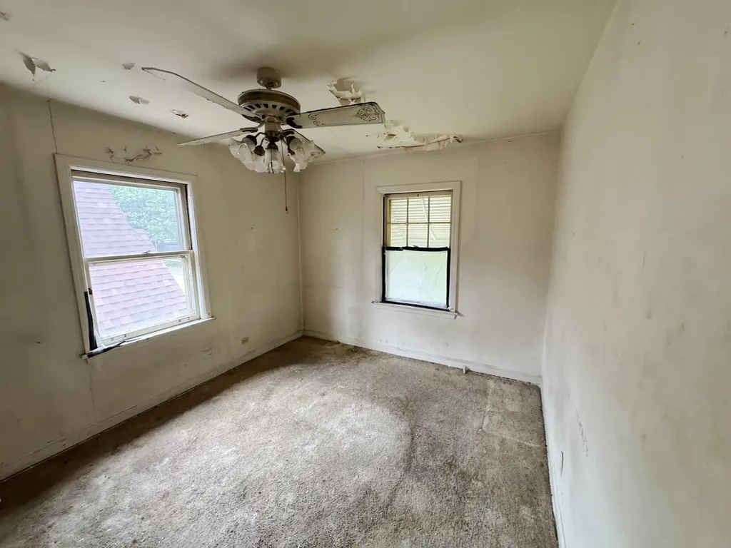 9036 South Harper Avenue Chicago IL 60619